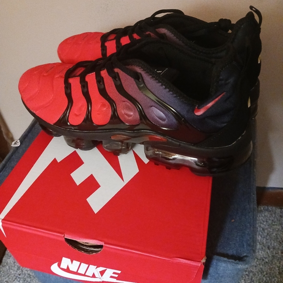 Nike Air Vapormax Plus - Picture 7 of 10